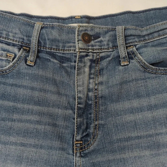 Abercrombie & Fitch High Rise Medium Destroy Short, Color Blue Size 30 - Picture 7 of 15